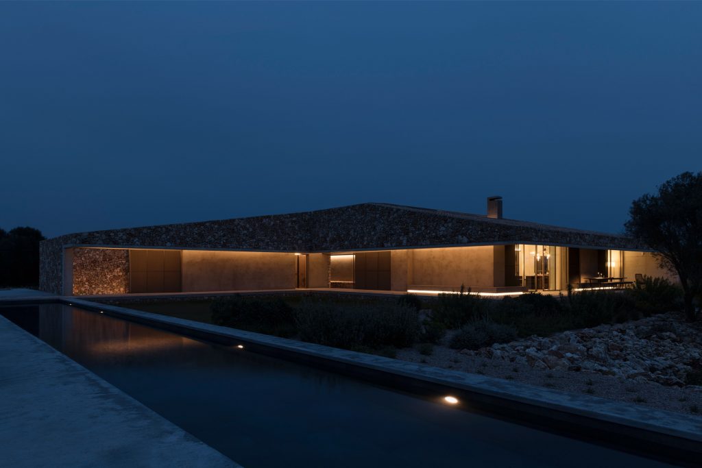 Descubre nuestra selección única de exclusivas villas vacacionales de lujo para alquilar en Mallorca. Disfruta de la belleza de Baleares.