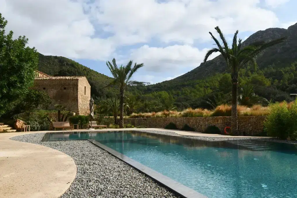 Luxury holiday villas to rent in Arta with stunning views and private pools. Book now for an unforgettable experience!