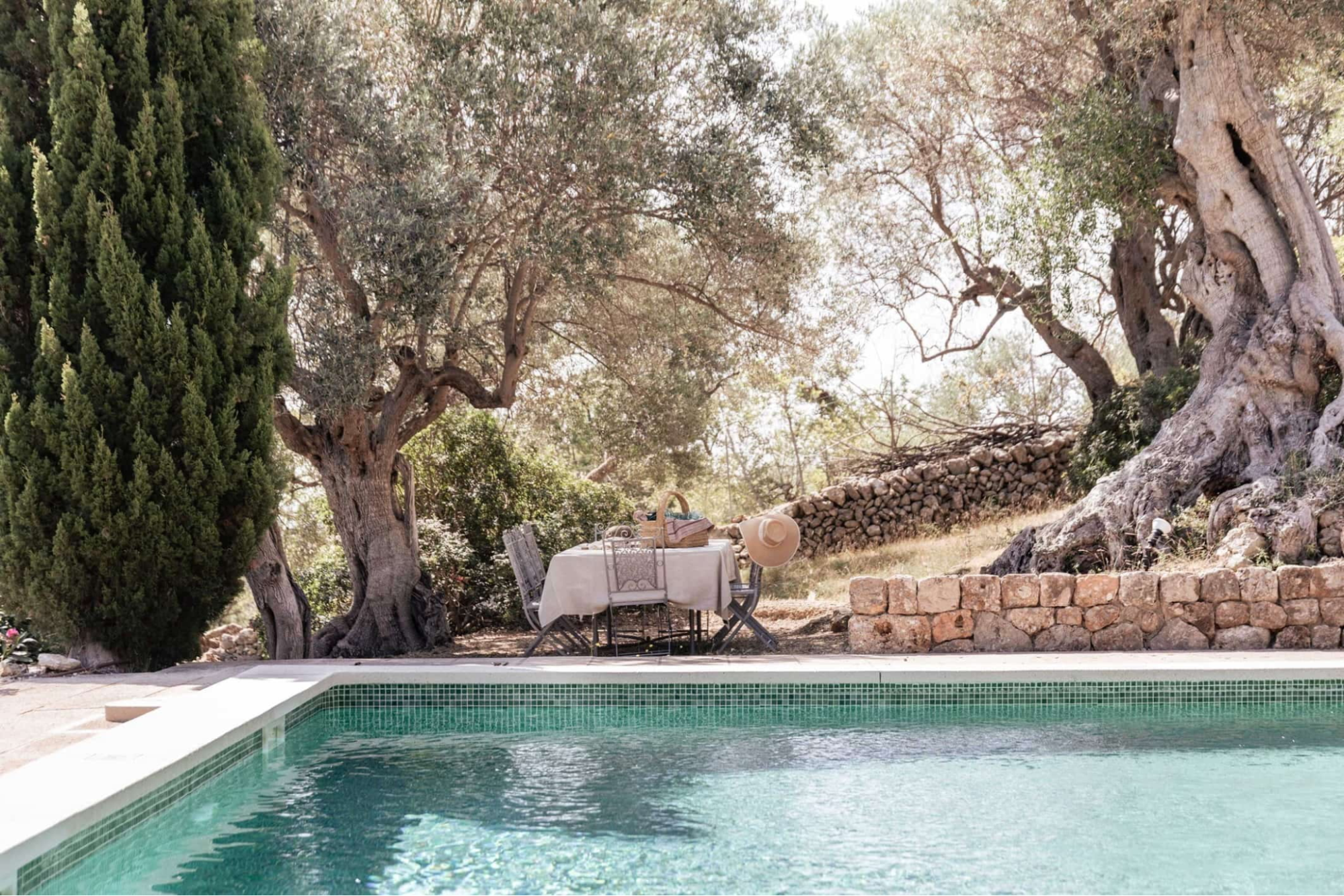 Finca Son Borras en Alaró, Mallorca. A serene retreat with a spacious pool and flourishing gardens.