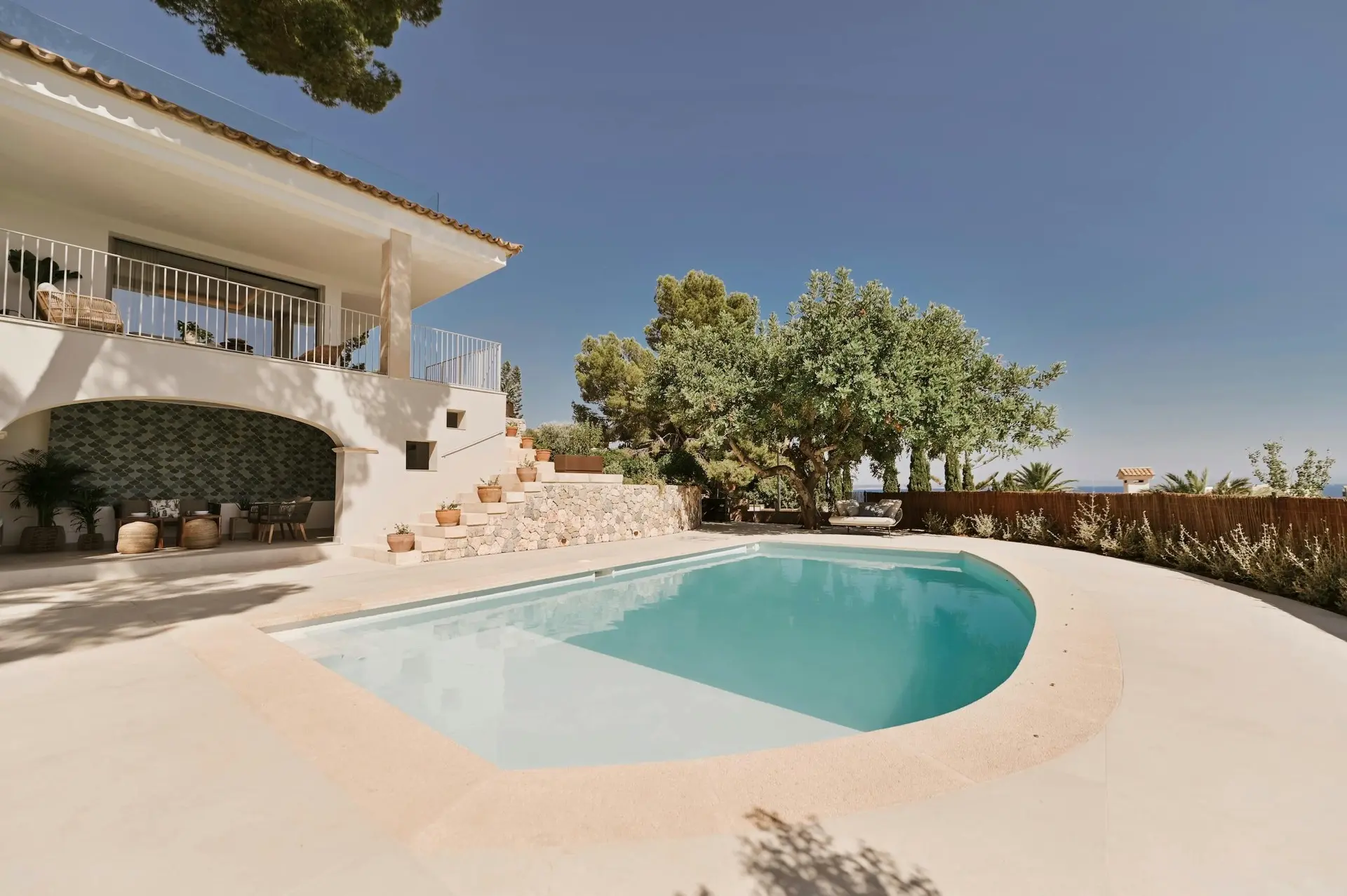 Villa Hosefina pool in Mallorca with terrace and outdoor lounge area