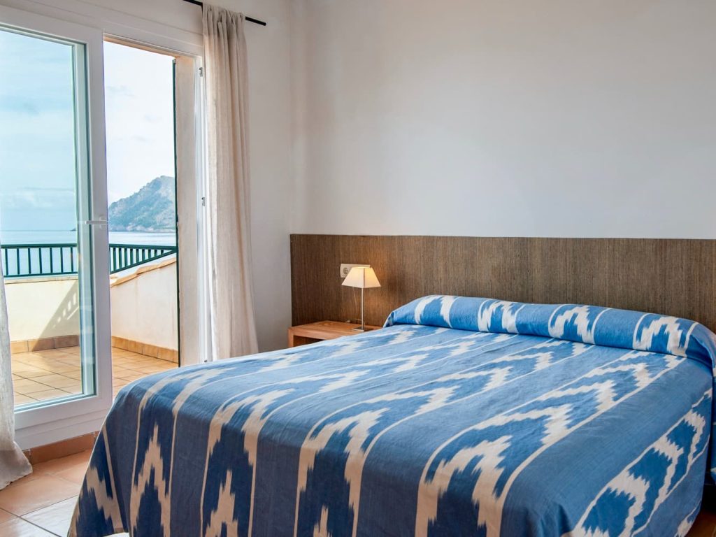 26-Island-homes-mallorca-luxury-holiday-villa-betlem-raco-de-betlem-bedroom